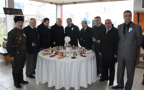 İlçe Emniyet Müdürü Murat Bal Atatürk Anıtına Çelenk Bıraktı