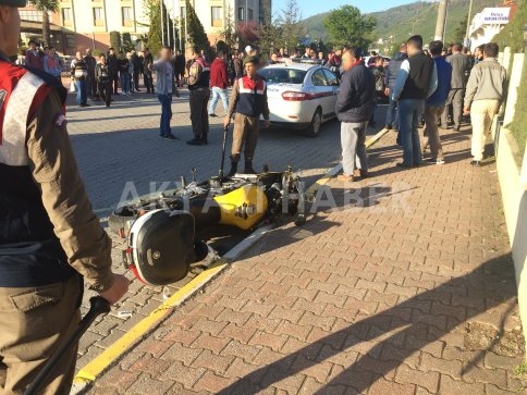 Kendisine Saldıran 20 Kişiyi Elektro Şokla Dağıttı