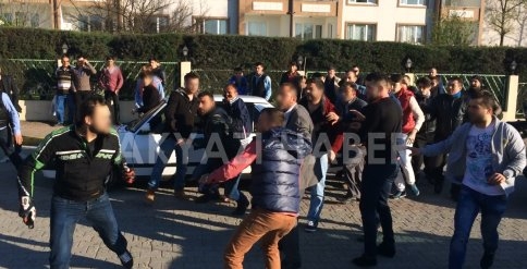 Kendisine Saldıran 20 Kişiyi Elektro Şokla Dağıttı