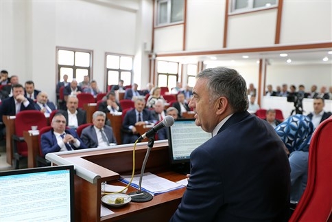 Akyazı Spor Tesisleri Yapımı İçin Meclis Yetki Verdi
