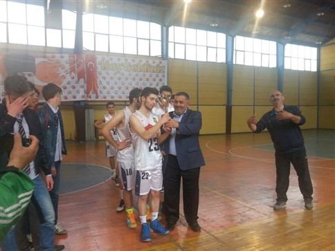 Dördüncü Sıradan Gelip Kupayı Hakkettiler