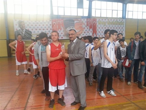 Dördüncü Sıradan Gelip Kupayı Hakkettiler