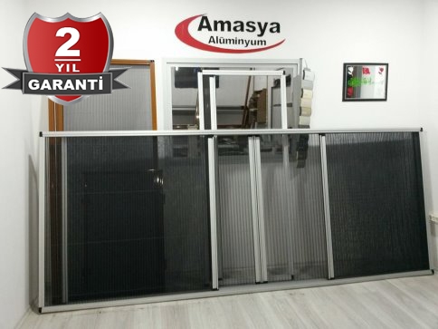 Sineksiz Evinizde, Mutlu Yaz Geceleri