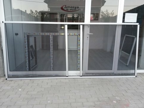 Sineksiz Evinizde, Mutlu Yaz Geceleri