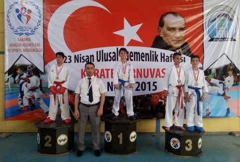KARATE İL ŞAMPİYONASINDAN 10 ALTIN MADALYA