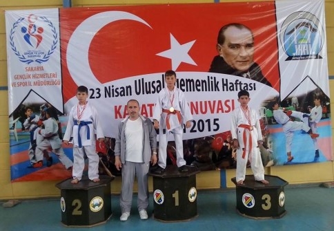 KARATE İL ŞAMPİYONASINDAN 10 ALTIN MADALYA