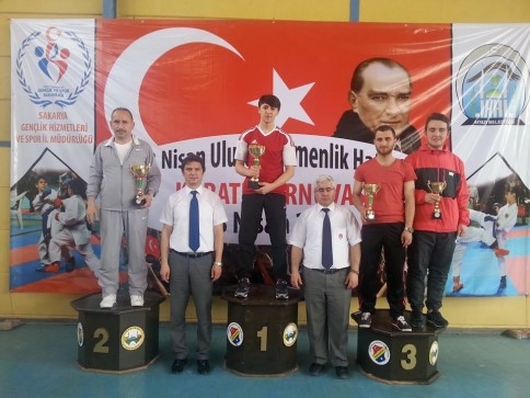 KARATE İL ŞAMPİYONASINDAN 10 ALTIN MADALYA