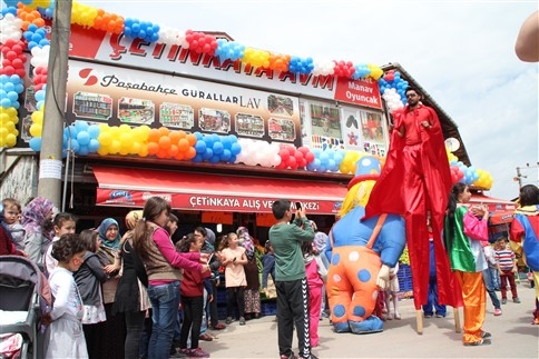 Başarısını Müşterileriyle Kutladı