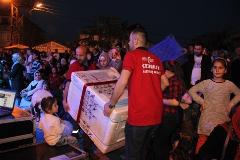 Başarısını Müşterileriyle Kutladı