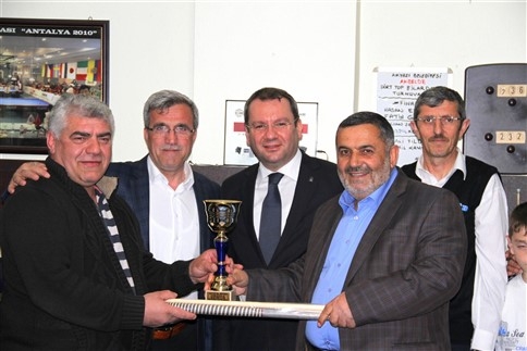 Akyazı Belediyesi  Ve Ak Belde A.Ş 4 Top Bilardo Turnuvası Yapıldı