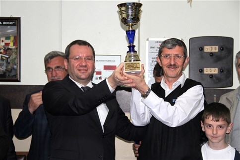 Akyazı Belediyesi  Ve Ak Belde A.Ş 4 Top Bilardo Turnuvası Yapıldı