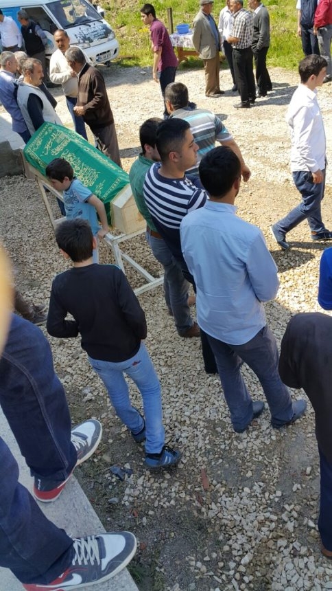 Bayram Fidan Defnedildi