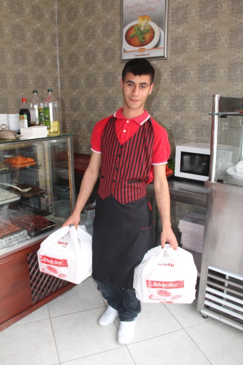 Akyazı’da Damaklarda Unutulmazlığı Mühürlüyor