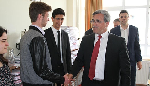 BAŞKANI HASAN AKCAN’DAN AKYAZI ANADOLU KONURALP LİSESİ KERMESİNE ZİYARET