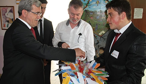 BAŞKANI HASAN AKCAN’DAN AKYAZI ANADOLU KONURALP LİSESİ KERMESİNE ZİYARET