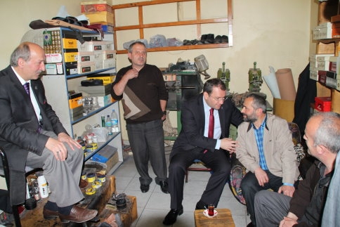 Recep Uncuoğlu Akyazı Esnafı ve Pazar yerini ziyaret etti Destek İstedi