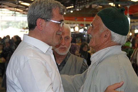 Başkan Akcan Ve Recep Uncuoğlu’ndan Akyazı Kapalı Pazar Yerinde Esnaf Ve Vatandaş Ziyareti