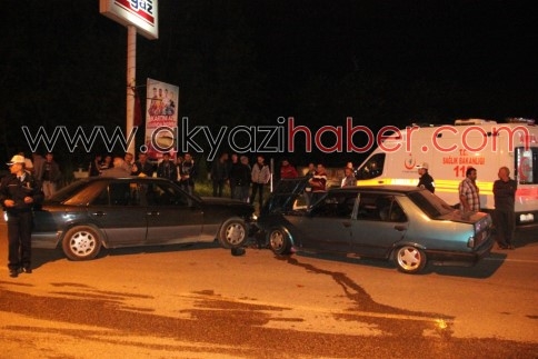 Kafa Kafaya Çarpıştılar. Bir Kişi Yaralı 