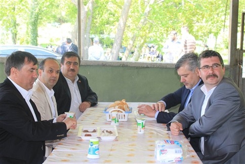 Akyazı Dokurcun Dedeler Mahesinde Hıdrellez Mevlid Okunarak Kutlandı