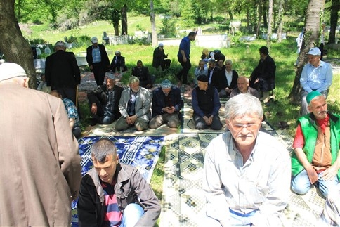 Akyazı Dokurcun Dedeler Mahesinde Hıdrellez Mevlid Okunarak Kutlandı