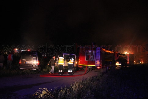 Akyazı'da Tavuk çiftliğinde yangın