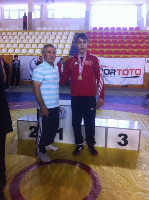 Güreşte Türkiye Şampiyonu Akyazı'dan