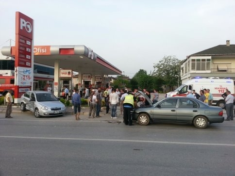 Cemiyete Gidiyorlardı Kaza Yaptılar 