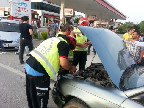 Cemiyete Gidiyorlardı Kaza Yaptılar 