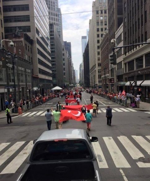Fevzi Sezgin New York’ta Türk Yürüyüşünde