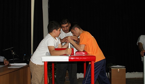 AKYAZI BELEDİYESİ ŞENLİKLERİ VE BİLEK GÜREŞİ TURNUVASI YAPILDI