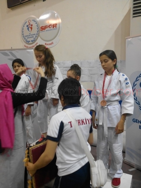 Akyazı Belediyesi Judo Takımından Büyük Başarı