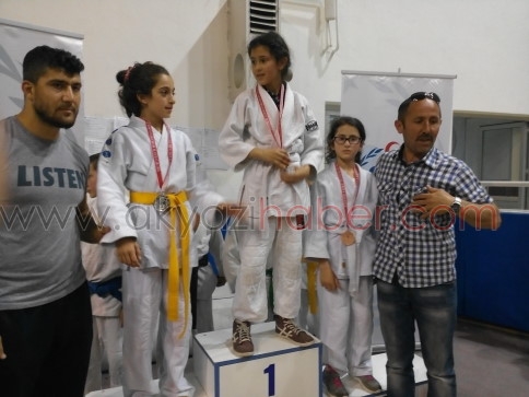 Akyazı Belediyesi Judo Takımından Büyük Başarı