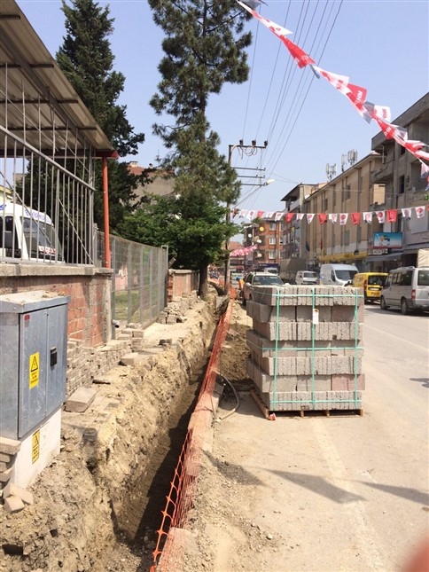 Akyazı'da Elektrik Şebekesi Yeraltına Alınıyor