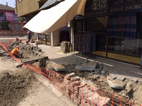 Akyazı'da Elektrik Şebekesi Yeraltına Alınıyor