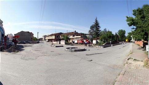 Akyazı İtfaiye Karşısına  Dönel Kavşak Yapımı  Tamamlanıyor