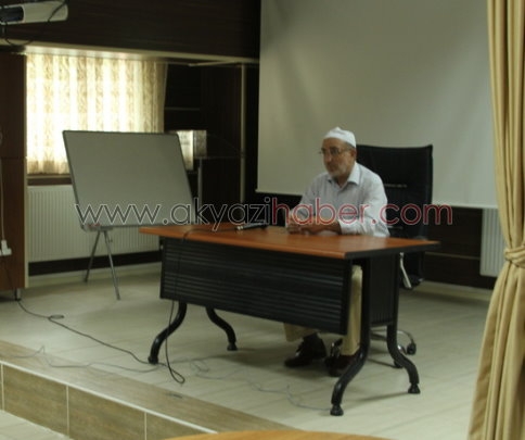 Akyazı Müftülüğünün Düzenlediği 2015 Hac Seminerleri Başladı