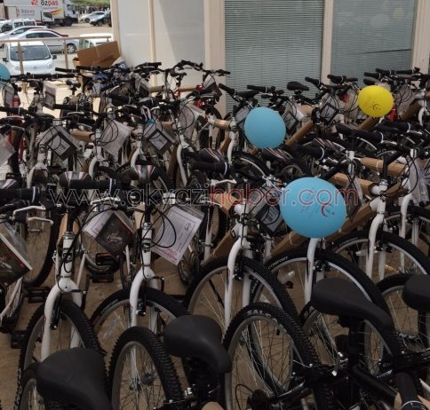 Paris İlköğretim Okuluna 13 Bisiklet