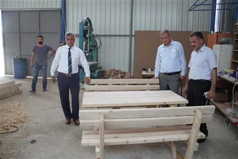 Park ve Bahçelerindeki İhtiyaçları Kendi Bünyesinde Üretiyor