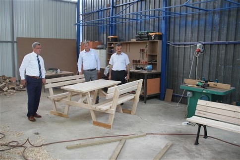 Park ve Bahçelerindeki İhtiyaçları Kendi Bünyesinde Üretiyor