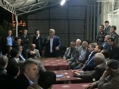 AK Parti Akyazı İlçe Teşkilatı Esnaf ve Vatandaşlarla Buluştu