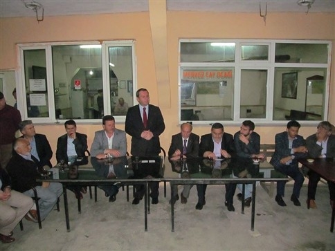 AK Parti Akyazı İlçe Teşkilatı Esnaf ve Vatandaşlarla Buluştu