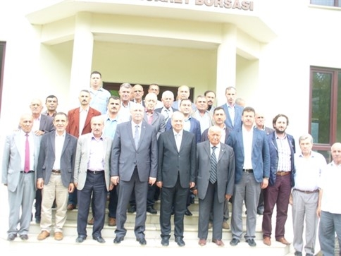 Ak Parti Milletvekili Adayı İsen Akyazı’da Ziraat Odası İle Ticaret Borsasını Ziyaret Etti