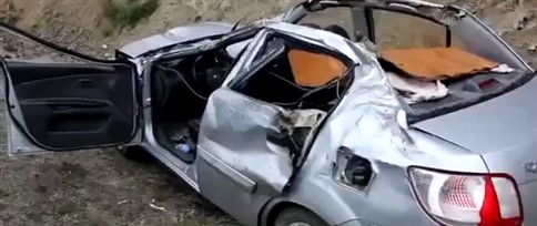 Tır ile Otomobil Çarpıştı: 2 Ölü, 4 Yaralı