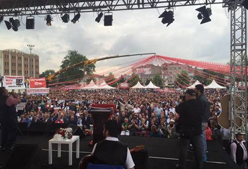 Kent Meydanında Sedat Peker izdihamı