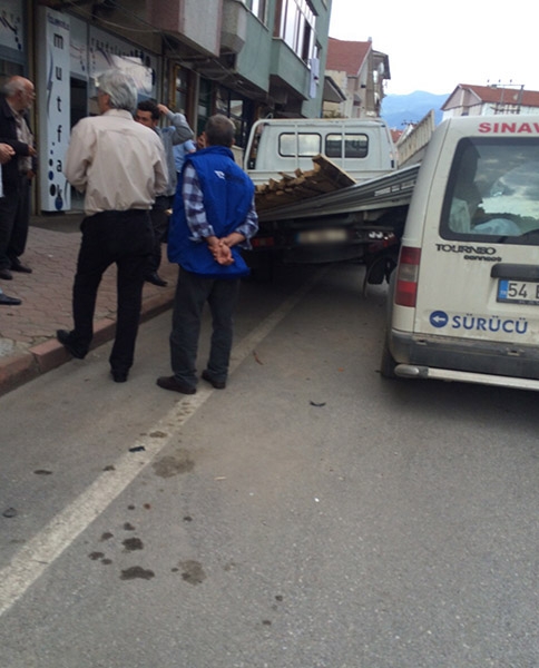 Akyazı Pazarköy Caddesinde Trafik Kazası 1 Yaralı