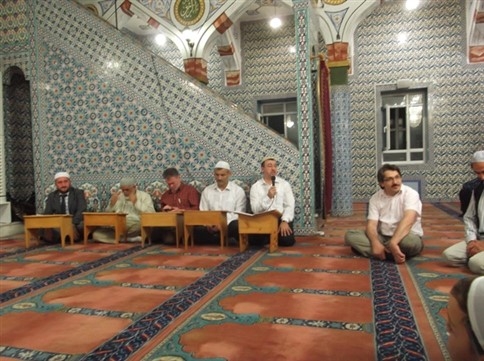 BERAT GECESİNDE KURAN ZİYAFETİ