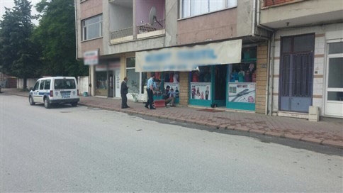 Kimliği Belirsiz Kişilerce İş Yerinin Camları Kırıldı