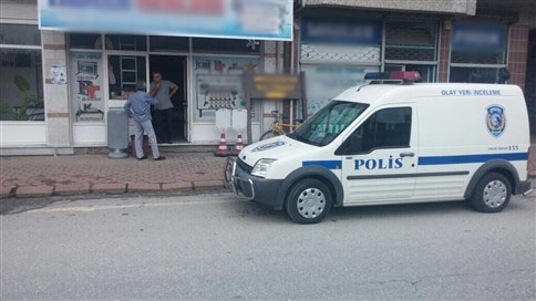 Kimliği Belirsiz Kişilerce İş Yerinin Camları Kırıldı