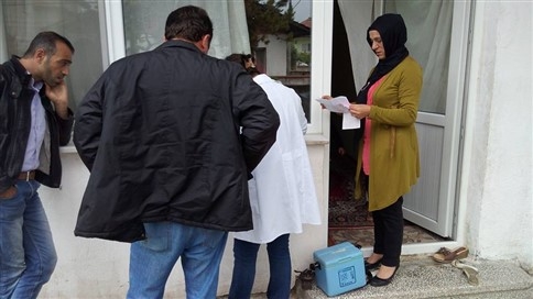 Akyazı Toplum Sağlığı Ekipleri Suriyeli Çocukları Aşıladı