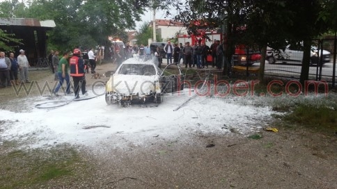 Kaza Yapan Otomobil Alev Topuna Döndü